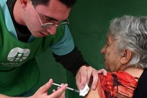 Está dirigido principalmente a adultos mayores y personas con factores de riesgo