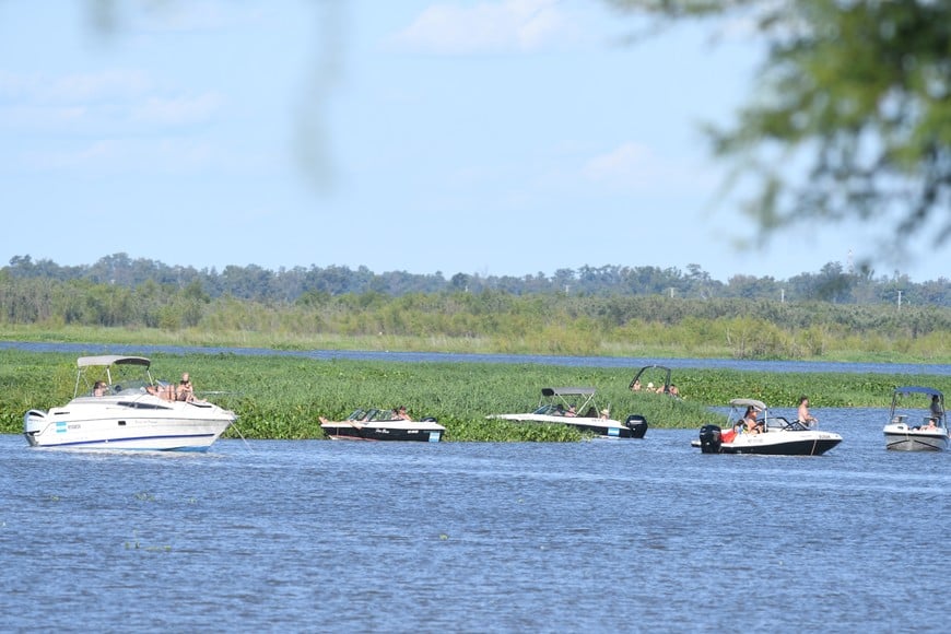 Las lanchas en la Setúbal. Manuel Fabatía.