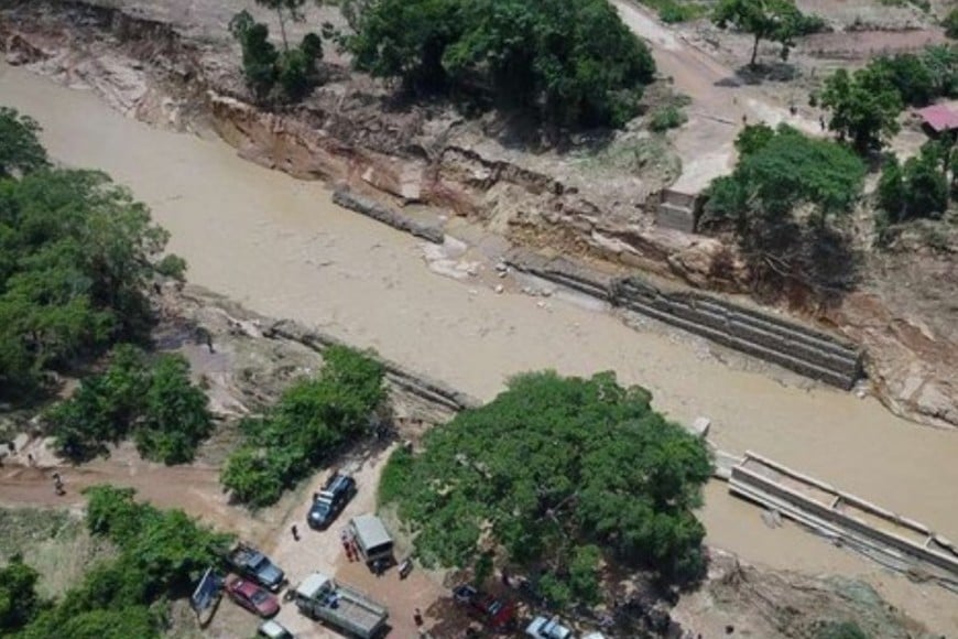 Las fuertes lluvias provocaron la crecida del río y las posteriores inundaciones.