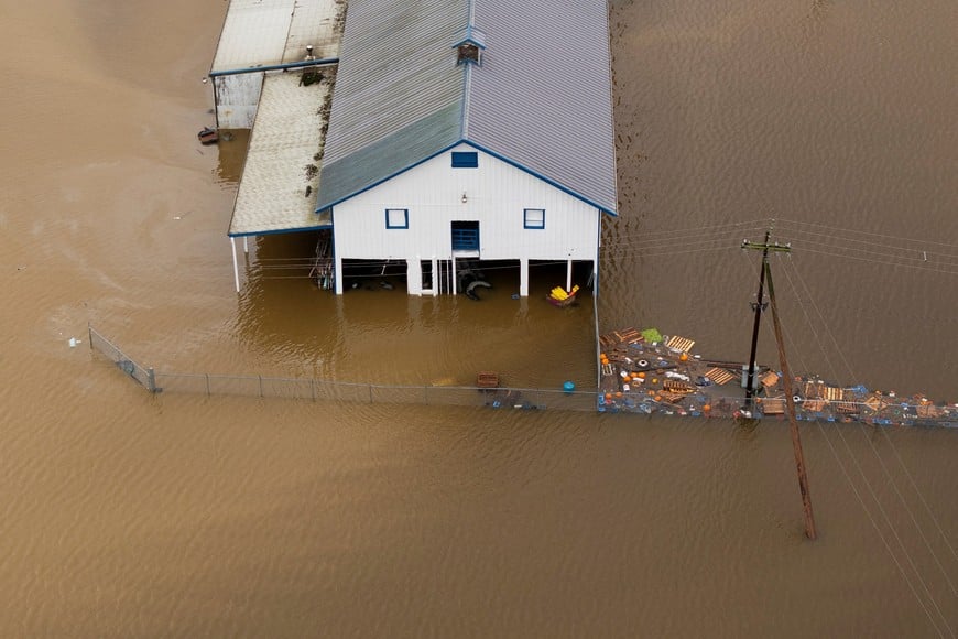 A drone view shows an area flooded by the Green River, after multiple atmospheric rivers brought rain and flooding to the Pacific Northwest, in Kent, Washington, U.S., December 15, 2025.  REUTERS/David Ryder