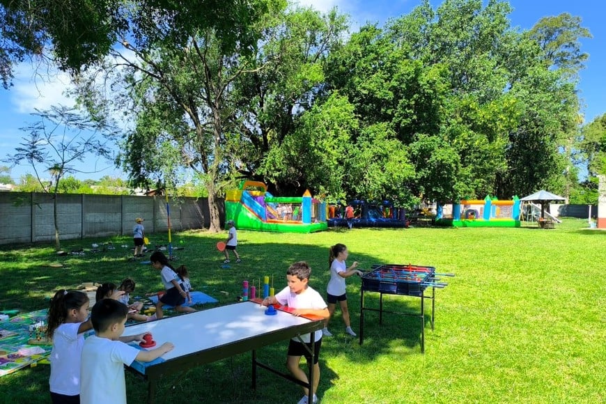 El programa propone encuentros donde el derecho a jugar se vuelve experiencia concreta