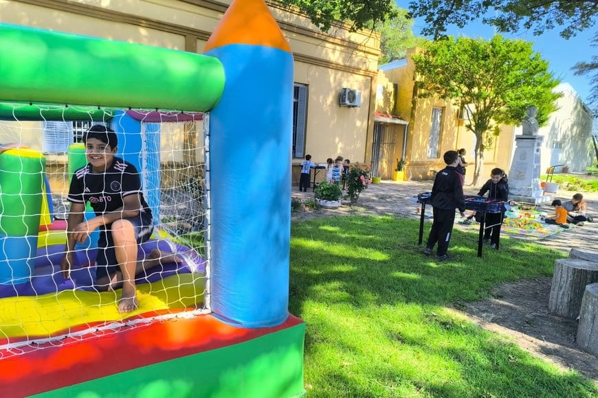 El programa propone encuentros donde el derecho a jugar se vuelve experiencia concreta