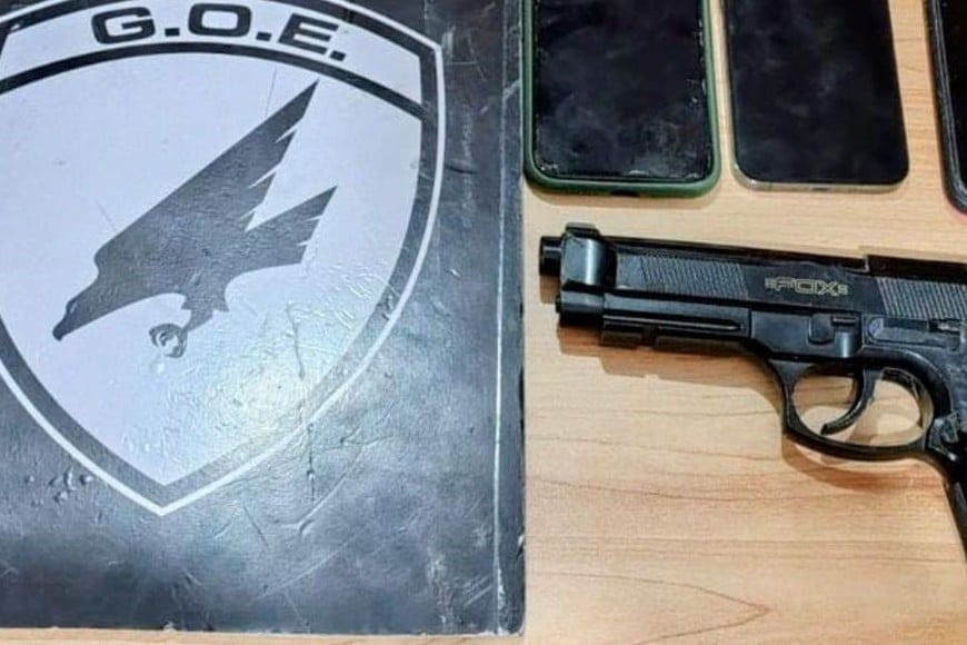 Algunos de los elementos incautados durante el allanamiento. Foto: El Litoral