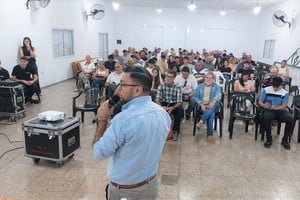 Cardozo informó sobre “la trazabilidad digital, la normativa vigente y los cambios introducidos por SENASA en los sistemas de identificación animal”.