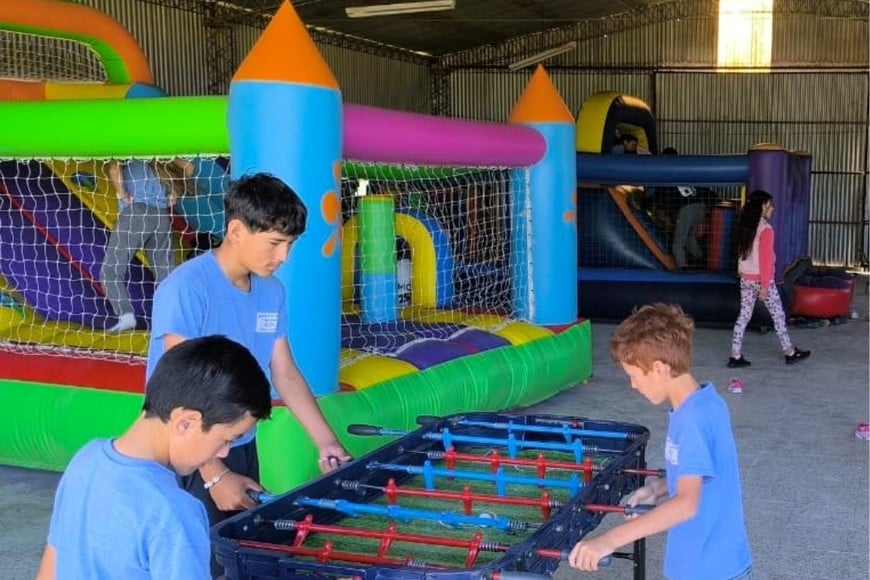 El programa propone encuentros donde el derecho a jugar se vuelve experiencia concreta