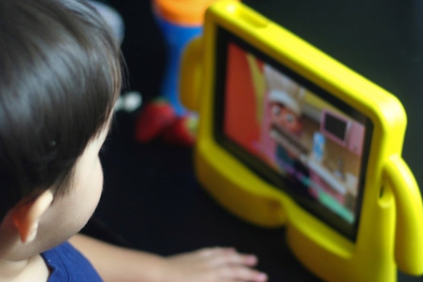 Reciente exposición a pantallas y dispositivos digitales desde edades cada vez más tempranas