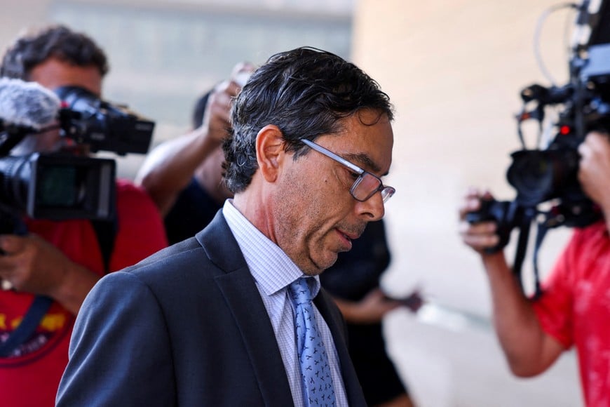 FILE PHOTO: Mark Chavez, a doctor accused of supplying ketamine to 'Friends' actor Matthew Perry before his death, arrives in federal court,  in Los Angeles, California, U.S. October 2, 2024.  REUTERS/Mike Blake/File Photo