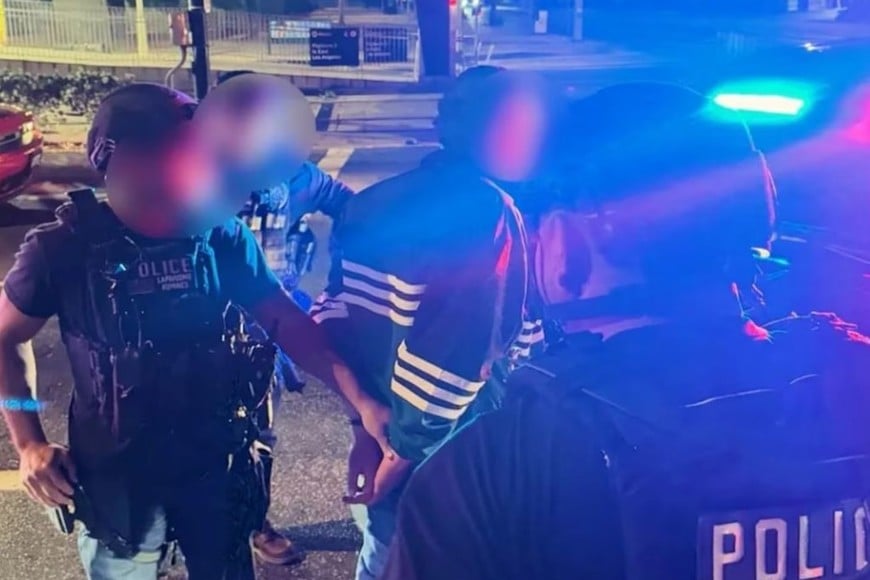 Fue acusado del asesinato del director y su esposa.