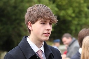 James es el más joven de los ocho nietos de Isabel II y el príncipe Felipe.