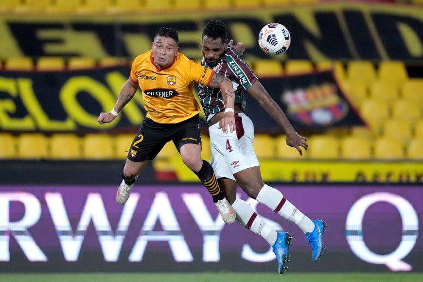 Soccer Football - Copa Libertadores - Quarterfinal - Second leg - Barcelona v Fluminense - Estadio Monumental, Guayaquil, Ecuador - August 19, 2021 Barcelona's Mario Pineida in action with Fluminense's Luccas Claro Pool via REUTERS/Dolores Ochoa