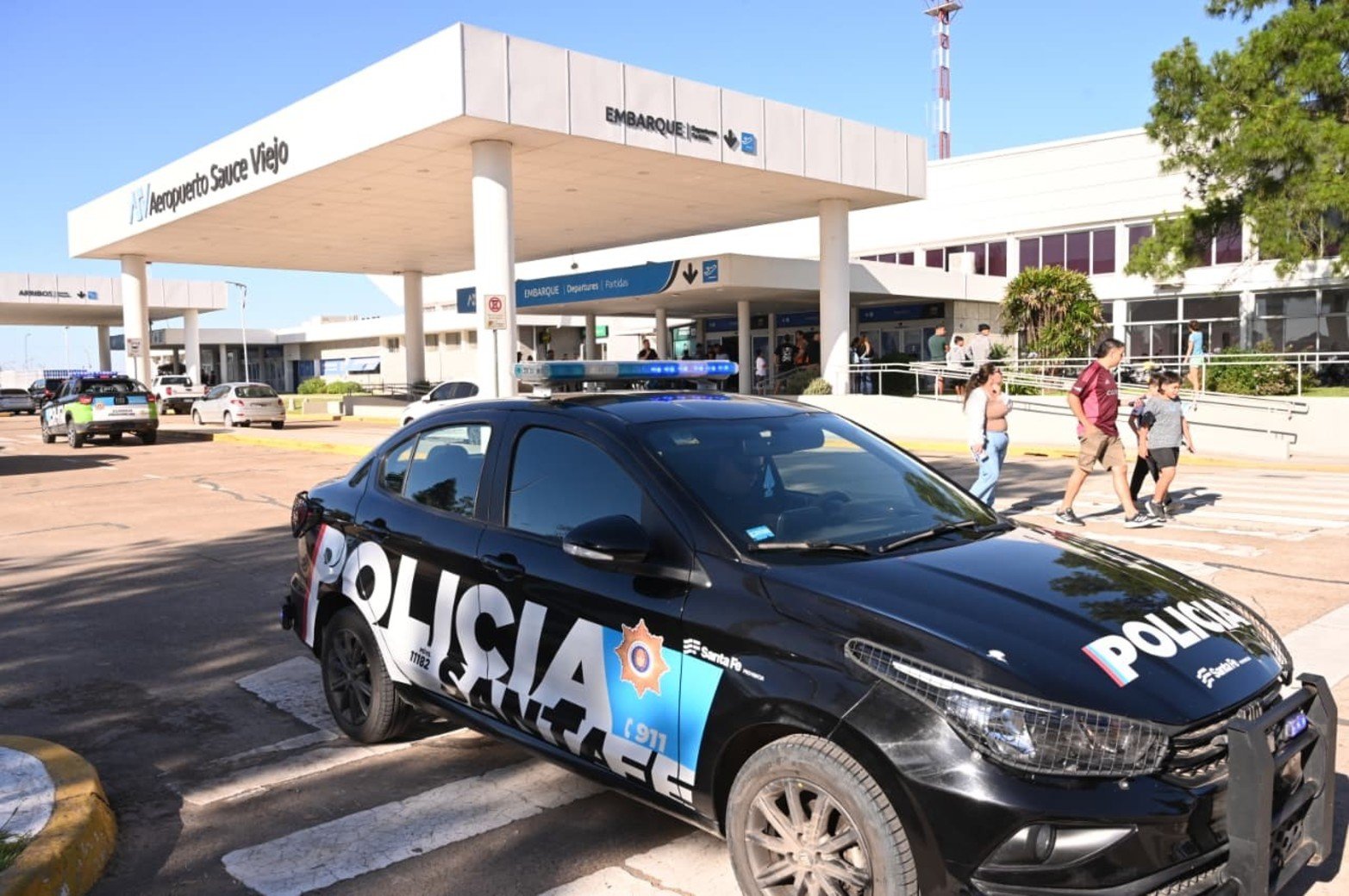 Se deslegó un gran operativo policial en el Aeropuerto de Sauce Viejo.