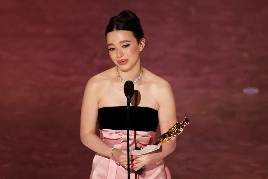 FILE PHOTO: Mikey Madison wins the Oscar for Best Actress for "Anora" during the Oscars show at the 97th Academy Awards in Hollywood, Los Angeles, California, U.S., March 2, 2025. REUTERS/Carlos Barria/File Photo