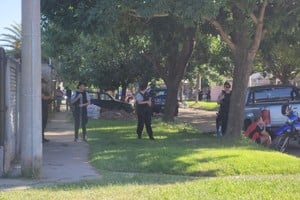 La policía detuvo a un sospechoso, que sería menor de edad. Foto: Radio Rafaela
