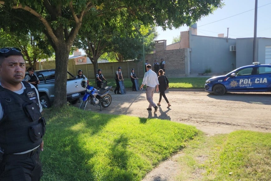 El fiscal Adrián Soria y la PDI encabezaron las primeras actuaciones. Foto: Radio Rafaela