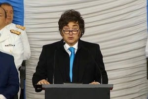 Milei entregó sables y medallas a una nueva camada de las Fuerzas Armadas.