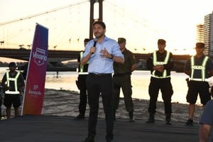 El gobernador presentó el Operativo Verano. Foto: Manuel Fabatia