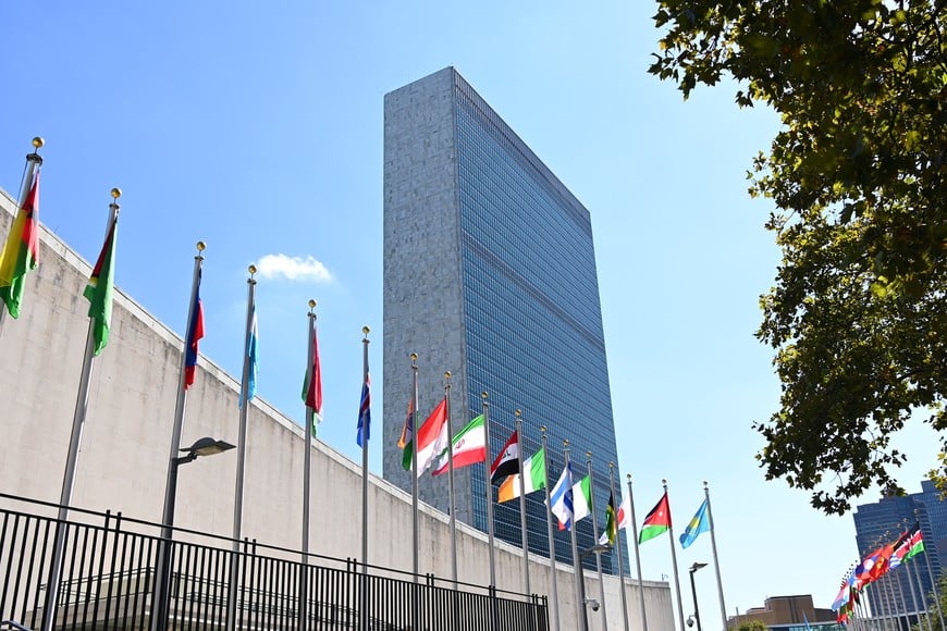 (250923) -- NACIONES UNIDAS, 23 septiembre, 2025 (Xinhua) -- Imagen del 18 de septiembre de 2025 de una vista exterior de la sede de la Organización de las Naciones Unidas (ONU), en Nueva York. Este año se cumple el 80º aniversario de la fundación de la ONU. (Xinhua/Li Rui) (oa) (ah) (ce)