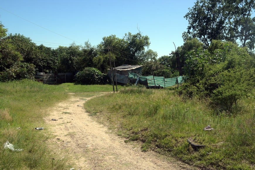 Extensión. Esta calle conecta con los fondos del asentamiento, a donde se está ampliando el mismo. Guillermo Di Salvatore.