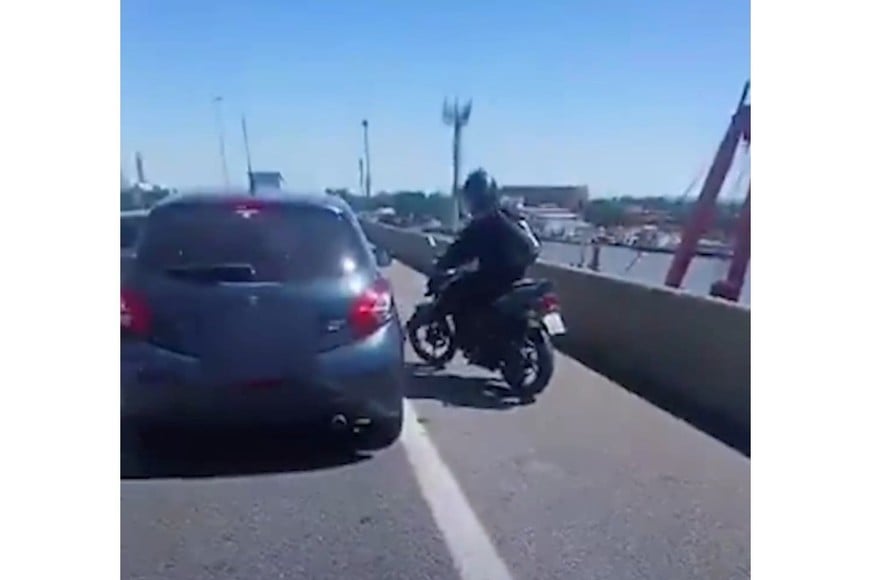 Capturas del video registrado por el tercer involucrado.