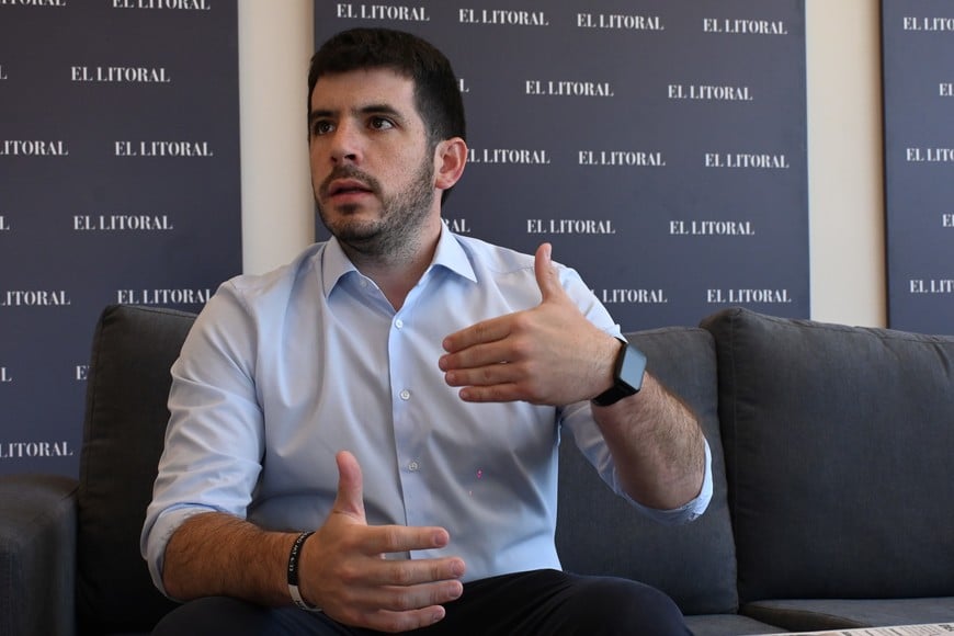 "Tenemos cinco gobernadores radicales con muy buenas gestiones en sus provincias; más de 500 intendentes y presidentes comunales en todo el país y muchos legisladores locales, provinciales y nacionales. La UCR es un partido de gobierno", enfatiza Chiarella. Foto: Flavio Raina