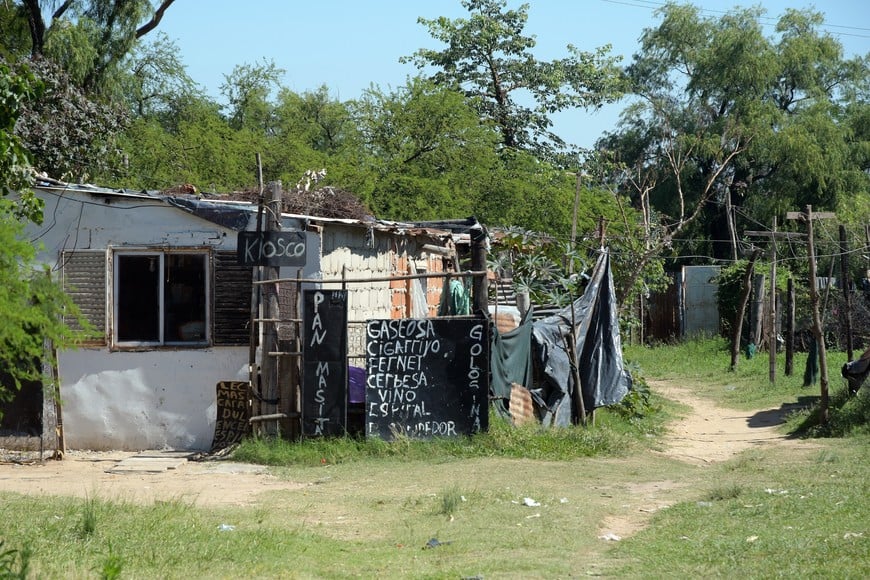 Almacén o kiosco en el asentamiento de Los Alisos. Guillermo Di Salvatore.