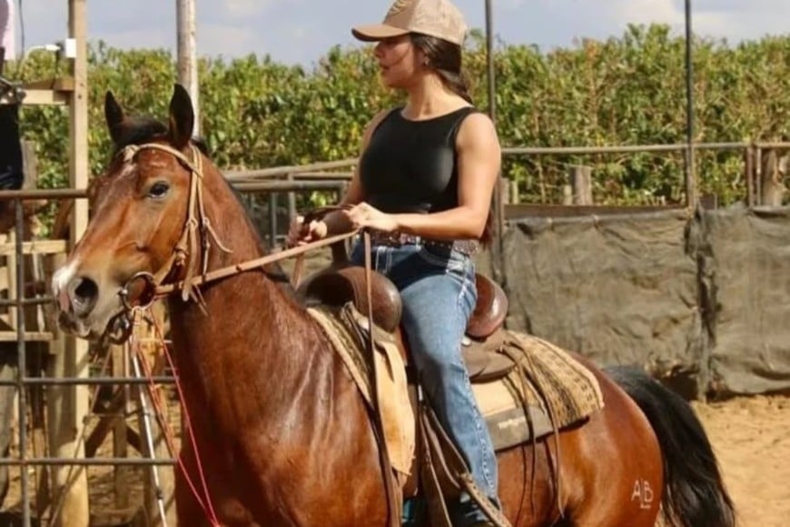 Era una apasionada de los caballos y practicaba ranch sorting