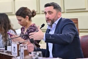 El diputado Mariano Cuvertino (Unidos para Cambiar Santa Fe-PS).