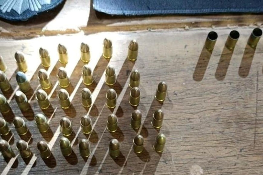 Algunos de los elementos incautados durante el procedimiento. Foto: El Litoral