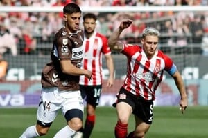 Todo está listo para que Platense y Estudiantes definan al campeón absoluto del 2025. Foto: Gentileza