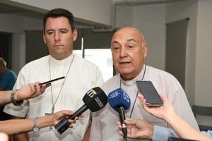 Fenoy y Vecino compartieron el mensaje de Navidad en un encuentro con medios de comunicación de la ciudad. Foto: Manuel Fabatía