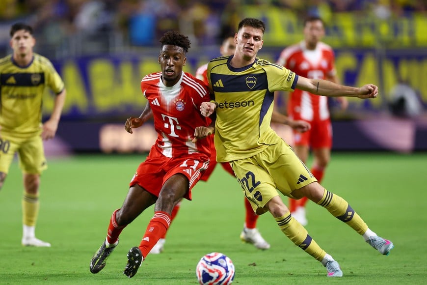 Soccer Football - FIFA Club World Cup - Group C - Bayern Munich v Boca Juniors - Hard Rock Stadium, Miami Gardens, Florida, U.S. - June 20, 2025
Bayern Munich's Kingsley Coman in action with Boca Juniors' Kevin Zenon REUTERS/Hannah Mckay