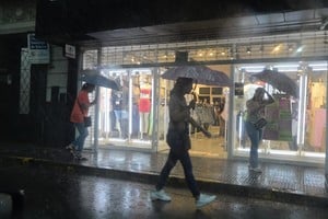 Jornada pasada por agua en la capital santafesina. Crédito: Guillermo Di Salvatore