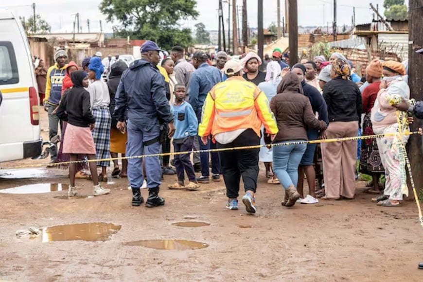 Nueve personas murieron y al menos diez resultaron heridas