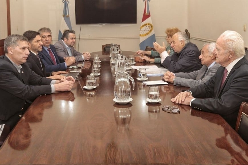 El encuentro de Pullaro y miembros de su Gabinete con ministros de la Corte en septiembre de 2024.