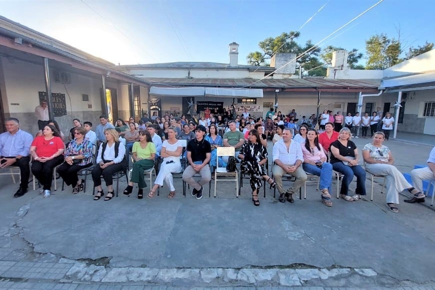 Se desarrolló en la Escuela Nº 443 “Pablo A. Pizzurno” el acto de cierre del ciclo lectivo del CAEBA Nª 1160.