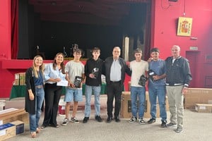 Calvo remarcó la importancia de promover iniciativas que incentiven el espíritu emprendedor, la innovación y la formación integral de los jóvenes.