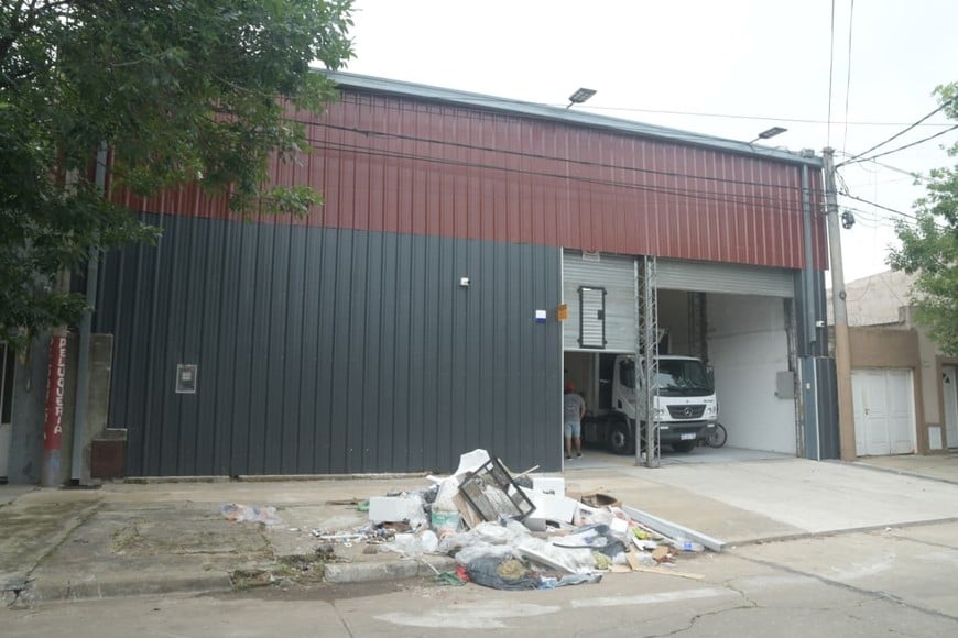 El nuevo galpón en Roque Sáenz Peña al 2400, de barrio Roma. Guillermo Di Salvatore.