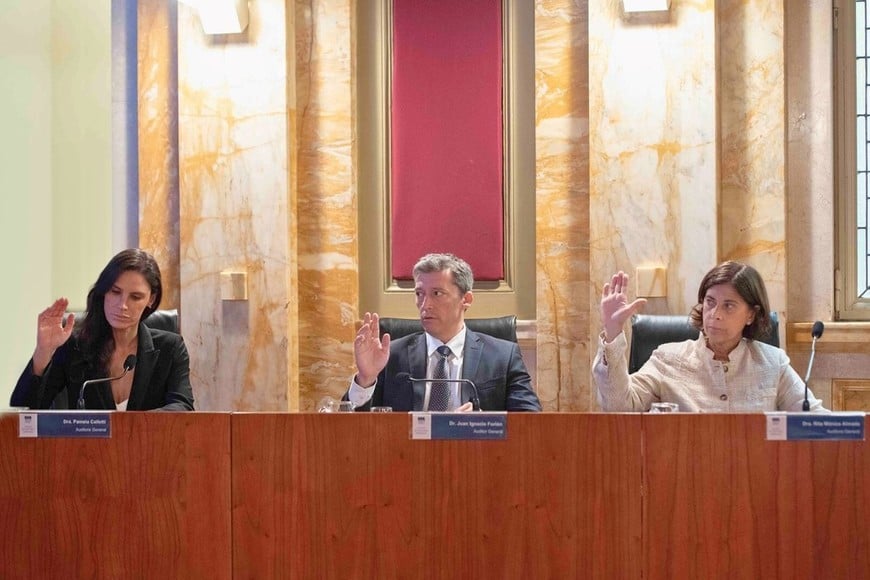 Pamela Calletti, Juan Ignacio Forlón y Mónica Almada. Crédito: AGN.