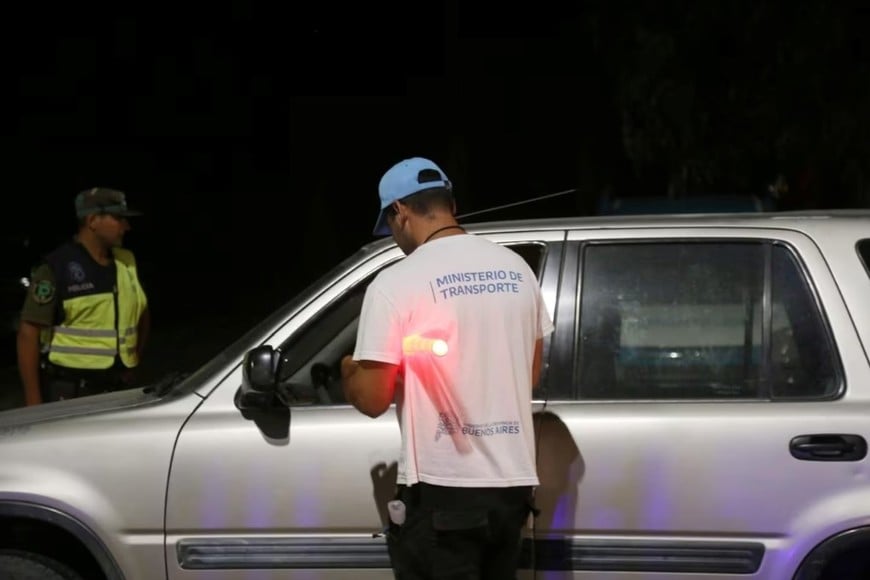 El conductor fue multado, le secuestraron el auto y le sacaron la licencia.