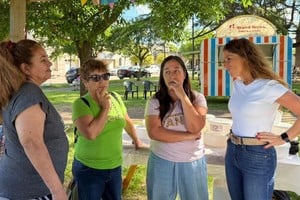 La diputada respaldó emprendimientos de triple impacto, como la Jabonería Social, que genera empleo a partir del reciclado de residuos.