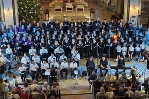 Con un gran marco de público, se realizó el show musical “Santa Fe Canta la Navidad”