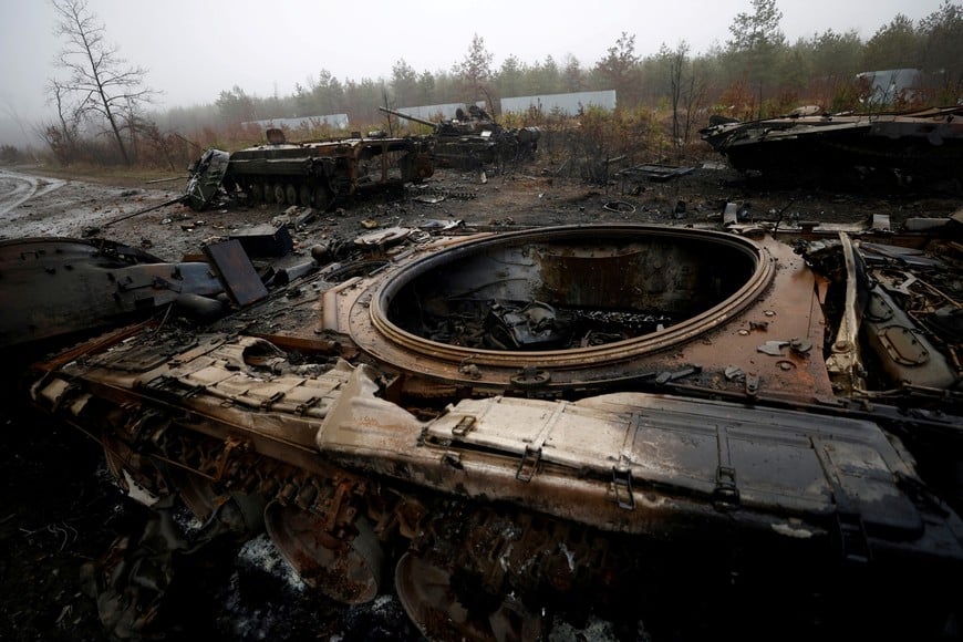 FILE PHOTO: A view of destroyed Russian tanks and armoured vehicles in Dmytrivka village, west of Kyiv, Ukraine, April 1, 2022. REUTERS/Zohra Bensemra/File Photo