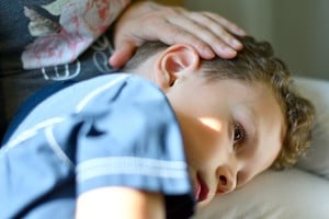 Foto ilustrativa. En los niños, el impacto auditivo-emocional puede ser muy grave. Crédito: Archivo