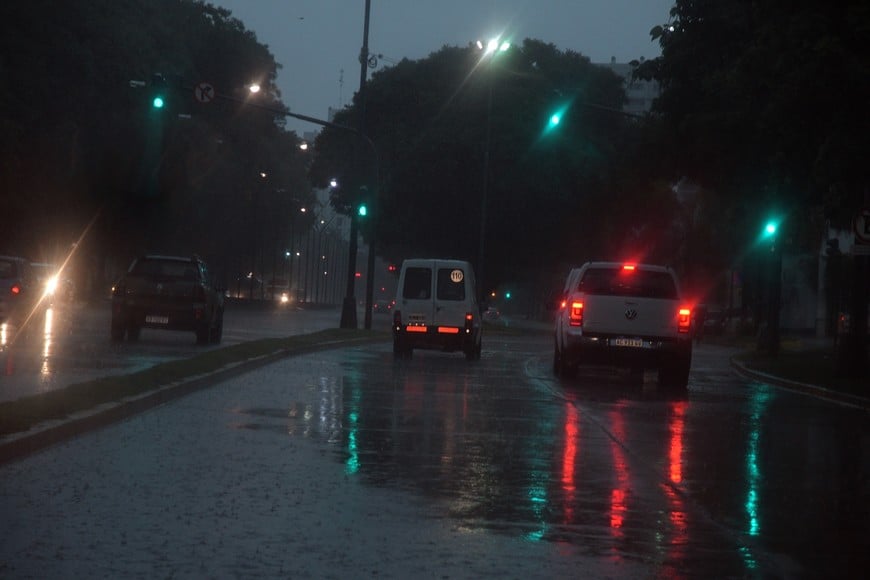 El aviso rige desde esta mañana. Crédito: Guillermo Di Salvatore