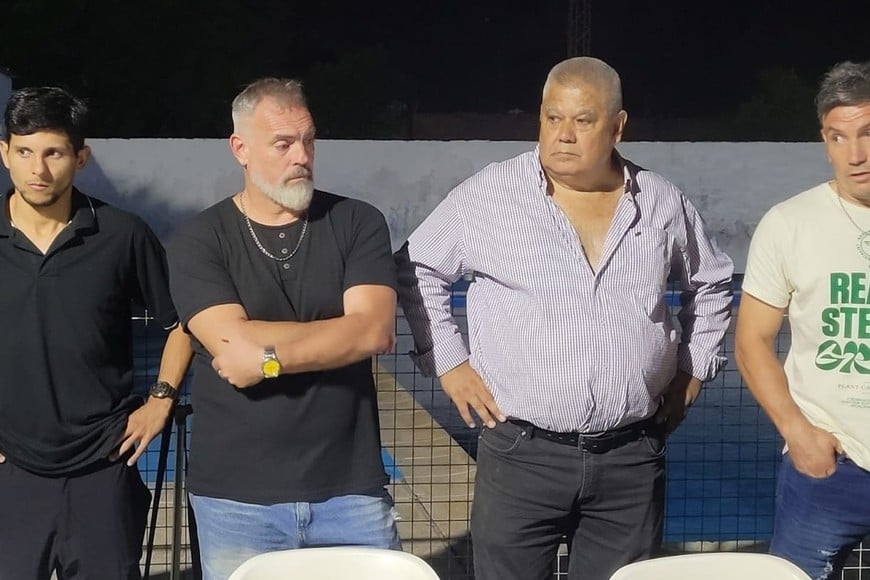 El presidente de Newell's encabezó la presentación del flamante cuerpo técnico.