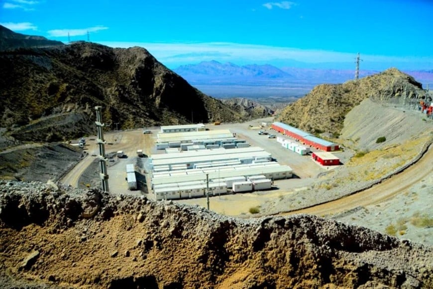 El campamento de la Mina Gualcamayo, un importante yacimiento minero de oro y plata en Argentina.