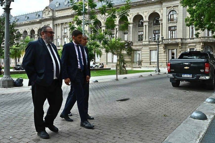 Fabián Bastia y Santiago Mascheroni participaron del encuentro junto al gobernador y los jueces. Foto: Flavio Raina