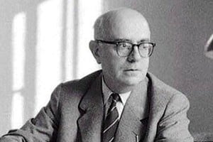 Theodor W. Adorno, figura clave de la Escuela de Frankfurt. Alertó sobre el peligro de las derechas extremistas y su vigencia, analizando su influencia en la sociedad contemporánea. Fue quien observó antes que nadie la deriva totalitaria y huyó de Alemania cuando muchos pensaban que el peligro era imaginario o exagerado.