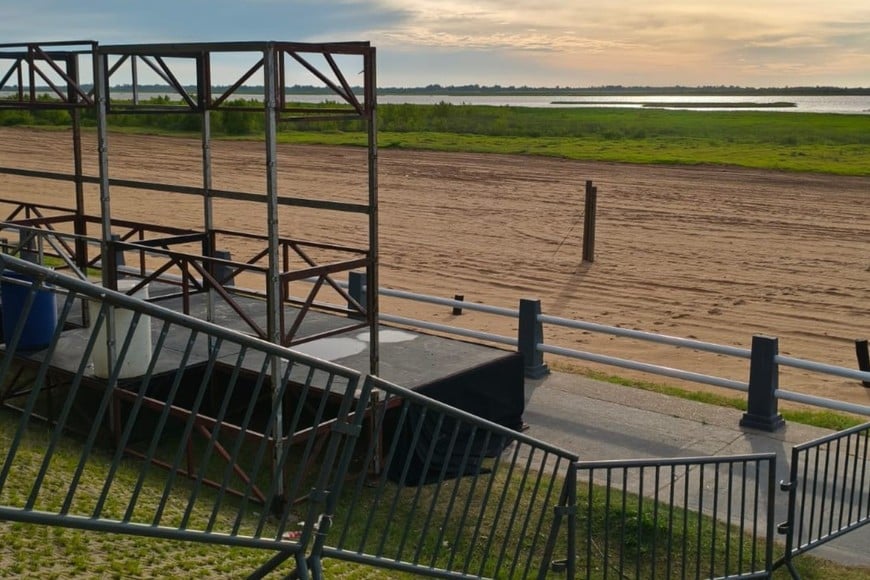 Las lluvias obligaron a suspender el festejo previsto en la Costanera Oeste.