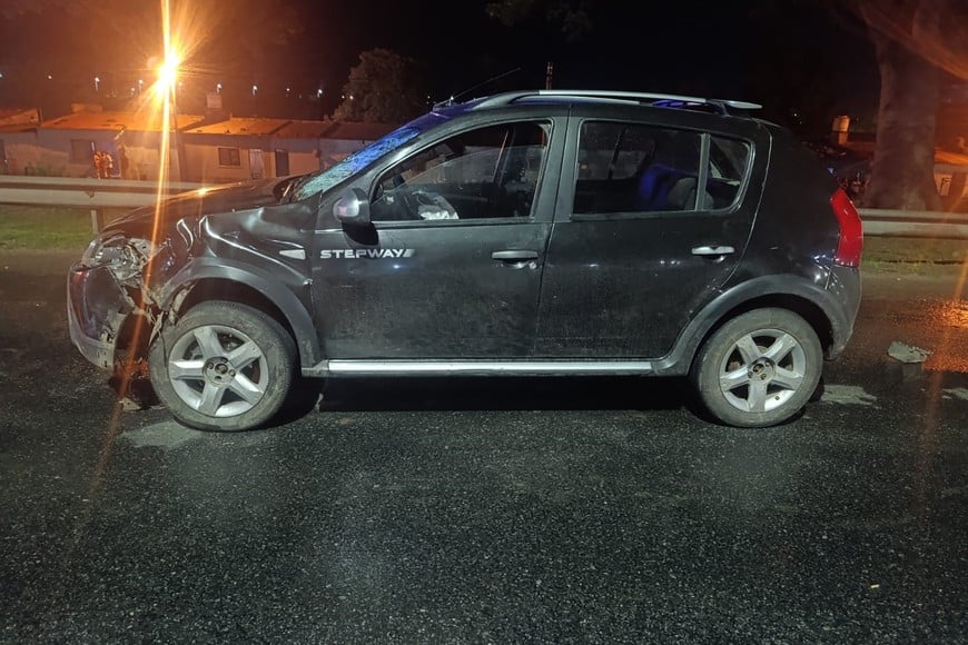 Choque entre un auto y una motocicleta en Santa Fe.